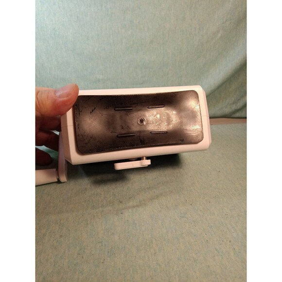 Spellbinders PZ-100 Prizm Die Cutting and Embossing Machine - Picture 3 of 3